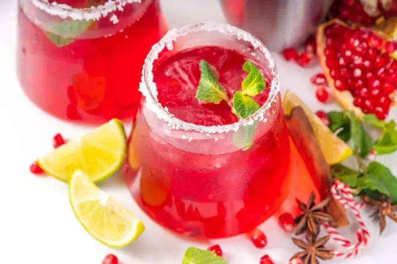 Zdjęcie Stumbras malinowy z czym pić: najlepsze połączenia i przepisy na drinki